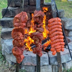 Fire Cooking Recipes, Flap Steak, Over The Fire Cooking, Grilling Guide, Cooking Over Fire, Grilling Ideas, Fire Pit Cooking, Open Fire Cooking, Fire Pit Landscaping