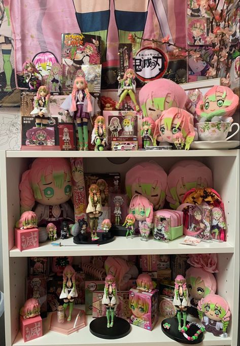 Demon Slayer Collection, Character Shrine, Monster High Cosplay, Cool Room Designs, Aesthetic Objects, Kanroji Mitsuri, Anime Room, Anime Figurines, Kawaii Room