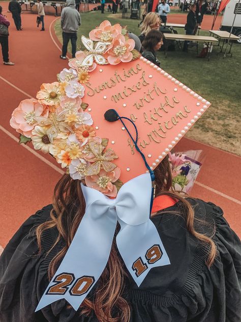 Caps Graduation, Grad Cap Ideas, Senior Year Things, Table Decorations Ideas, Desserts Table, Graduation Desserts, Fashion Major, Cap Ideas, Graduation Caps