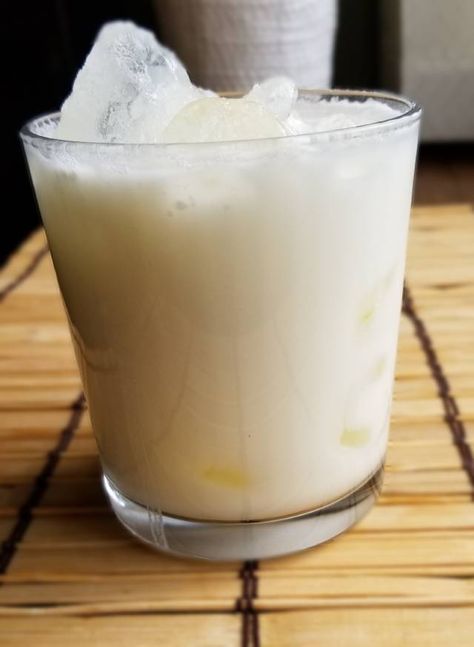 Coconut Limeade, Spritzer Drink, Mint Limeade, Cream Desserts Recipes, Limeade Recipe, Citrus Drinks, Bulk Store, Pecan Muffins, Peach Ice Tea