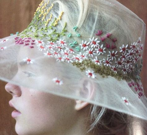 Tulle Hat, Mad Hat, Head Wreath, Hat Embroidery, Embroidery Blouse Designs, White Hat, Embroidery Fashion, Dress Hats, Flower Embroidery