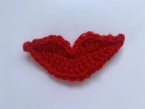 Crochet Lips, Appliqué Crochet, 4mm Crochet Hook, All Free Crochet, Applique Pattern, Crochet Rose, Basic Crochet Stitches, Crochet Applique, Dk Yarn