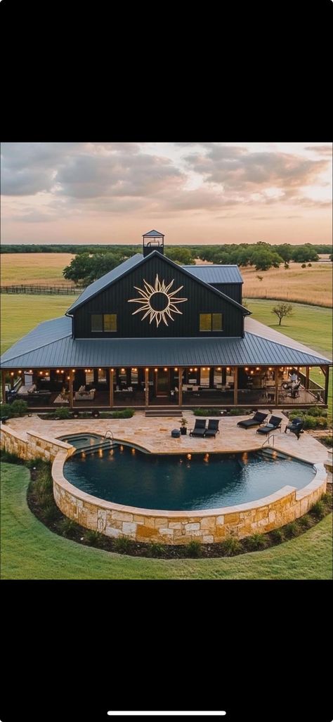 Western Houses, Farmhouse Outside, Farm Images, Outside Pool, Porch Roof, Barn Style House Plans, Rustic Homes, Dream Life House, Gorgeous Houses