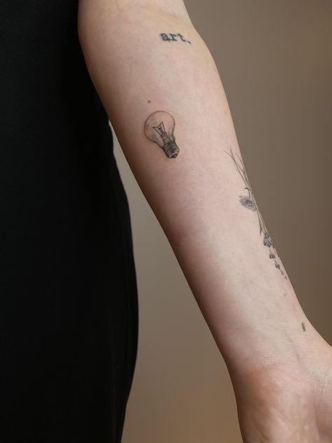 Edison Bulb Tattoo, Microrealism Tattoo Ideas, Light Patchwork Tattoo, All Lights Turned Off Tattoo, Thomas Tattoo, Light Bulb Tattoo, Bulb Tattoo, Microrealism Tattoo, Lightbulb Tattoo