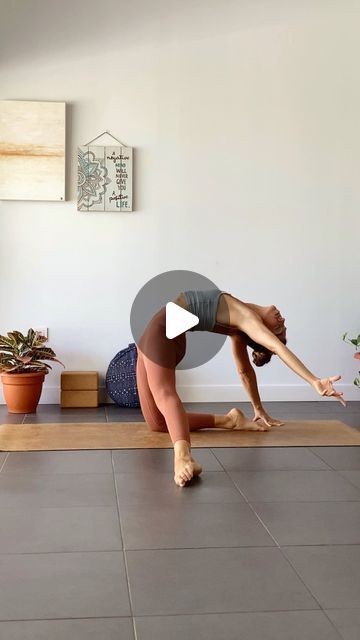 Yoga Flow Sequence, Yoga Handstand, Yoga Mom, Vinyasa Flow, Iyengar Yoga, Hip Openers, Fitness Inspiration Body, Daily Yoga, Yoga Everyday