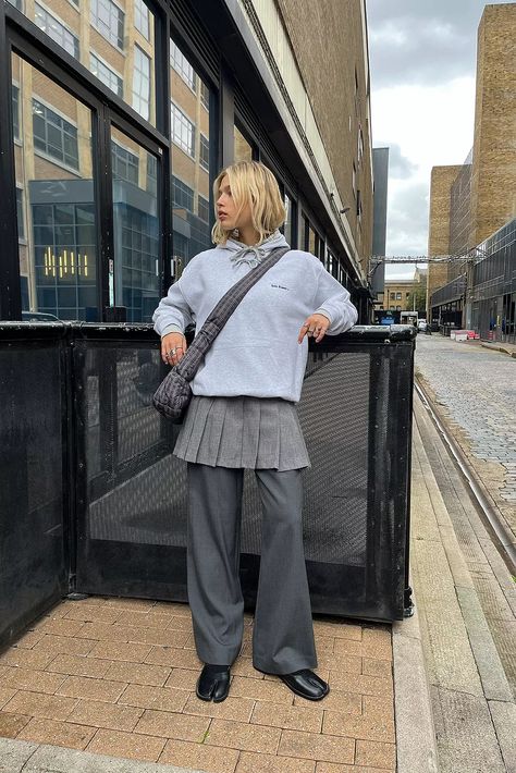 iets frans... Grey Marl Hoodie | Urban Outfitters UK Shoes Aesthetic Outfit, Black Shoes Aesthetic, Grey Sweatshirt Outfit, Grey Hoodie Outfit, Grey Skirt Outfit, All Grey Outfit, Grey Trousers Outfit, Long Sleeves Outfit, Sweatshirt Outfit