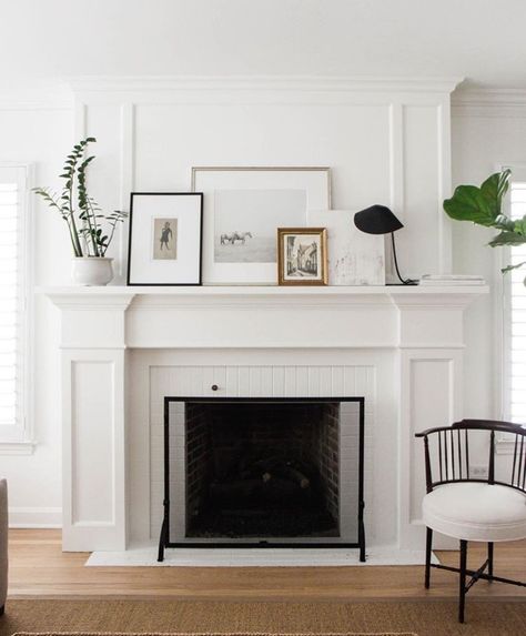 Sarah Richardson design Design Camino, White Mantel, Mantel Design, The Mantle, Fireplace Mantel Decor, White Fireplace, Faux Fireplace, Ideas Hogar, 아파트 인테리어