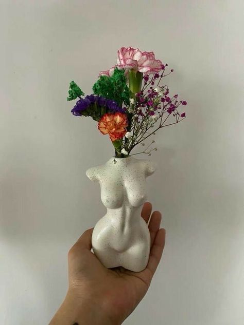 Body Vase, Sculpture Art Clay, Clay Diy Projects, Keramik Design, Boho Flowers, Clay Vase, Pottery Crafts, Ceramics Pottery Art, Clay Art Projects