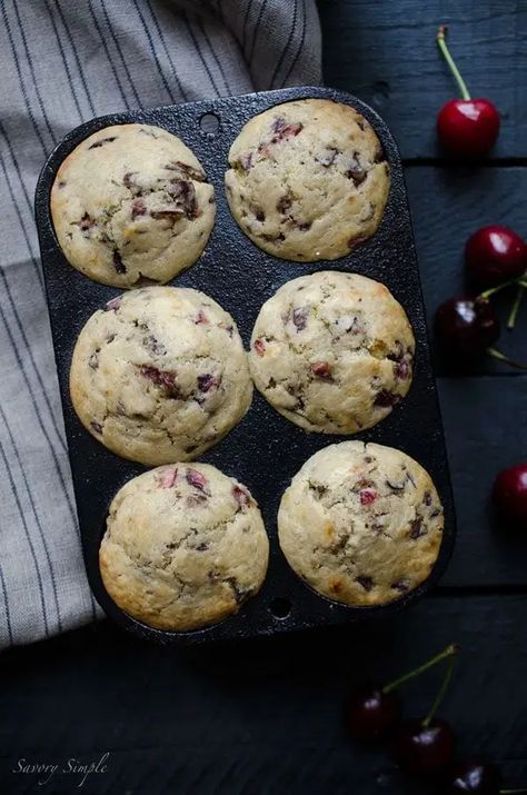 Recipes With Dried Cherries, Peach Yogurt Muffins, Dried Cherry Recipes, Muffins Savory, Vanille Muffins, Cherry Muffins, Vanilla Muffins, Yogurt Muffins, Sour Cherries