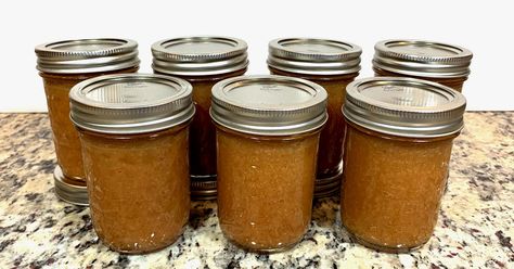 How to water bath can apple butter. Using four simple ingredients and Ball Canning's recipe to make this delicious apple butter. Can Apple Butter, Applesauce For Canning, Canning Apple Butter, Steam Canning, Salsa Recipe For Canning, Easy Homemade Applesauce, Canning Applesauce, Canning Water, Water Bath Canning Recipes