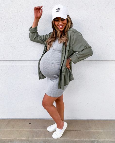 All About Styling the Bump Casual Summer Pregnancy Outfits, Pregnancy Outfits Casual, Thanksgiving Outfit Women Casual, Dress Up Buttercup, Summer Pregnancy Outfits, Prego Outfits, Spring Maternity Outfits, Fall Maternity Outfits, Casual Maternity Outfits