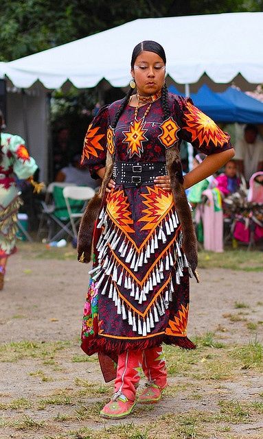 Jingle Dress Ideas, Powwow Regalia Jingle Dress, Jingle Dress Dancer, Romantic Lights, Powwow Outfits, Native American Dance, Native American Dress, Powwow Regalia, Jingle Dress