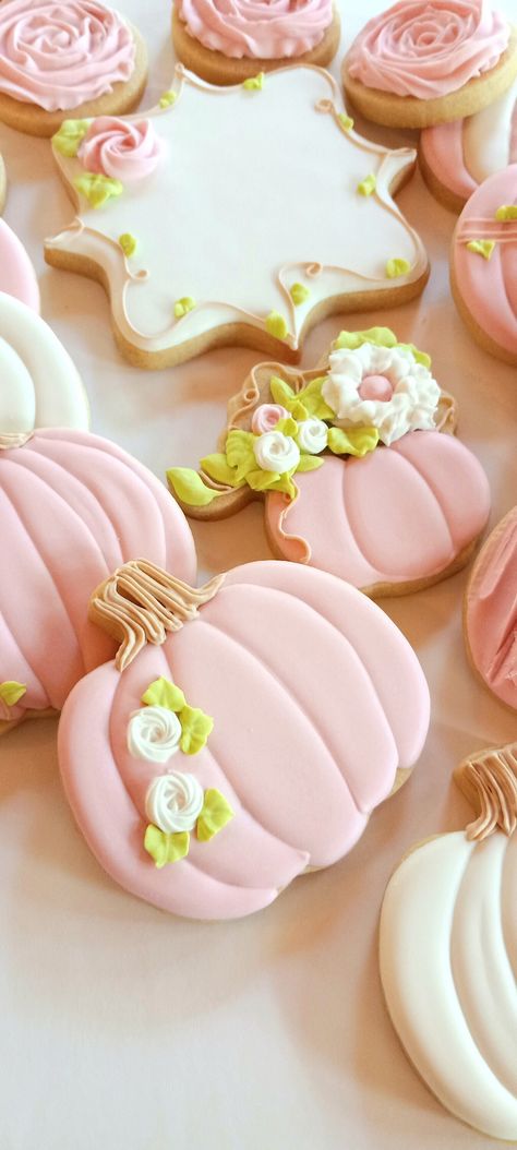 Pink Pumpkin Cookies, Decorated Fall Cookies, Cookies Autumn, Pumpkin Cookies Decorated, Autumn Cookies, Pink Pumpkin Baby Shower, Cookies Fall, Cookies Pumpkin, Elegant Pumpkins