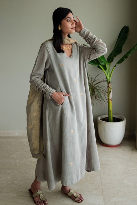 Muslin Kurta Set, Shorshe Clothing, V Neck Churidar, Indian Formal Wear, Churidar Sleeves, Grey Kurta, Studio Images, Satin Suit, Simple Kurta Designs