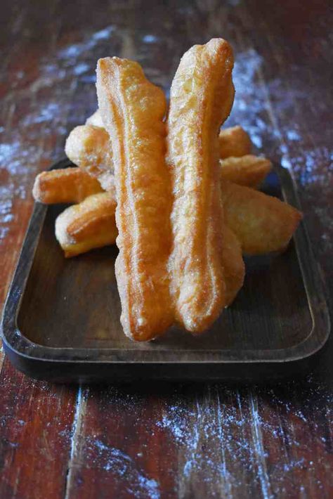 You Tiao Recipe, Asian Deserts, Bread Stick, Dim Sum Recipes, Fried Bread, Cambodian Food, Bread Sticks, Fry Bread, Crepe Recipes