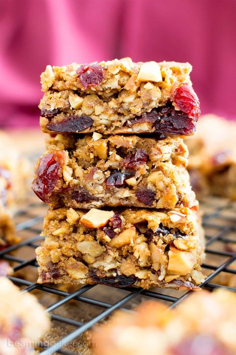 Energizing Snacks, Homemade Snack Bars, Chia Bars, Paleo Snacks Easy, Beaming Baker, Gluten Free Breakfast Bars, Almond Butter Oatmeal, Snack Bar Recipes, Best Vegan Snacks