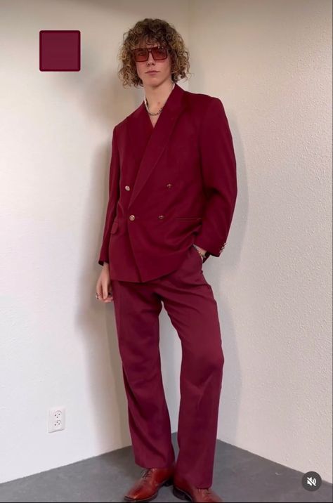 Monochrome Suits Men, Burgundy Suit Men, Town Video, Black And Red Suit, Maroon Suit, Barbie Kids, Prom Inspo, Grad Ideas, Red Costume