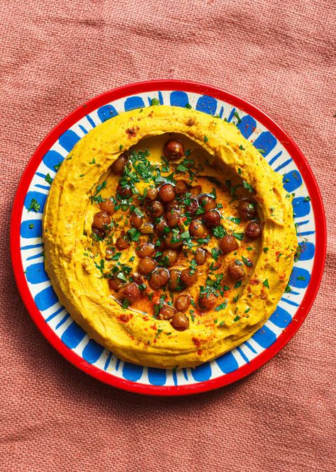 Maple Roasted Carrot Hummus - SO VEGAN Roasting Carrots, Roasted Carrot Hummus, Carrot Hummus, Vegetable Entrees, Maple Roasted Carrots, Vegan Dips, Roasted Carrot, Make Hummus, Vegan Dip