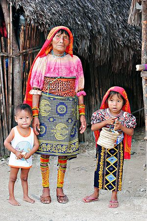 Panamanian Clothes, Life Is A Beach, Fantasy Universe, San Blas Islands, San Blas, Traditional Clothes, Central America, Ethnic Fashion, Belize