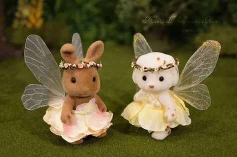 Wings Tutorial, Could Be Us, Critters 3, Calico Critters Families, Little Critter, Miniature Fairy, Fairy Wings, Sylvanian Families, Cute Toys