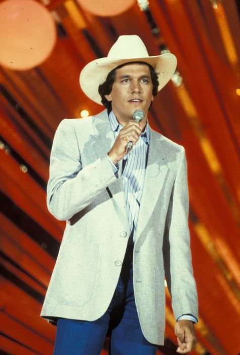 Young George Strait, Red Dirt Country, George Strait Family, King George Strait, George Straight, Country Musicians, Alan Jackson, Red Dirt, Western Wall