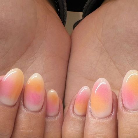 May Nail Designs: Elevate Your Summer Beauty Routine Aura Summer Nails, Utah Girl Nails, Pink And Orange Aura Nails, Sherbert Nails, May Nail Art, Aura Nails Short, Short Aura Nails, Pink And Orange Aura, Aura Nail Art