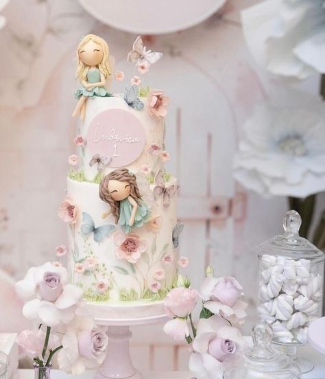 Dolce Monica on Instagram: "FairyTale 🧚‍♀️🌺  #fairytalecake #fairycake #flowercake #baptismcake #cake #cakedecorating #cakedesign #sugarcake" Fairytale Birthday Cake, Brithday Dress, Fairytale Cake, Coquette Birthday, Fairytale Birthday, Tooth Cake, Fairy Cake, Kids Cakes, Baptism Cake