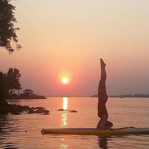 Yoga Paddleboard, Paddleboard Yoga, Paddle Board Yoga, Headstand Yoga, Yoga Aesthetic, Yoga Movement, Paddle Surfing, Sup Yoga, Lake Photos