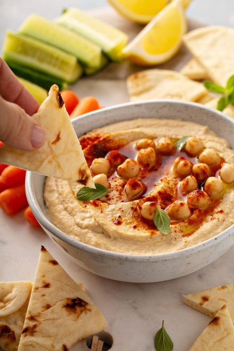 Hummus shouldn't be complicated, right? Easy homemade hummus that is creamy and simple to make is just what you need for a healthy delicious snack! #homemadehummus #hummusrecipe #easyhummus Healthy Hummus Recipe, Healthy Hummus, Hummus Recipe Homemade, Easy Hummus, Avocado Hummus, Tandoori Masala, Make Hummus, Yummy Healthy Snacks, Dip Recipes Easy