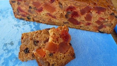 Diabetic fruit cake - Recipes - ABC Radio Gumdrop Cake Recipe, Sugar Free Fruit Cake, Fruit For Diabetics, Fruit Cake Cookies, Sugar Free Cake, Fruit Cake Christmas, Low Carb Fruit, Fruitcake Recipes, Baked Fruit