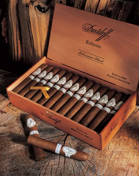 Davidoff Puro de Oro Gigantes Davidoff Cigars, Premium Cigars, Good Cigars, Cuban Cigars, Pipes And Cigars, Fidel Castro, Cigars And Whiskey, Humidor, Cigars