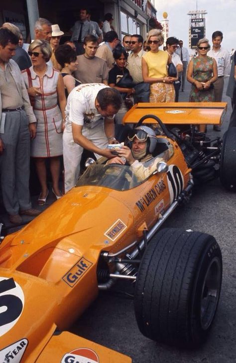 F1 Historic - Bruce McLaren 3rd in the 1969 German Grand Prix, McLaren M7C Ford. Ickx won in a Brabham BT26A Ford. Slr Mclaren, Bruce Mclaren, Mclaren Formula 1, Classic Race Cars, Mclaren Cars, Grand Prix Racing, Gilles Villeneuve, Classic Racing Cars, Old Race Cars