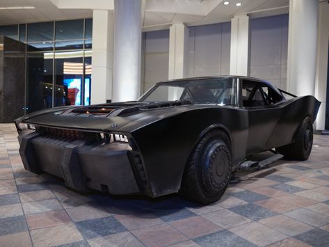 The Batmobile From Matt Reeves' THE BATMAN Is on Display and It's Our Best Look Yet — GeekTyrant 2022 Batmobile, The Batman 2022, The Batmobile, Batman 2022, Batman Batmobile, The Dark Knight Trilogy, Matt Reeves, Mobil Drift, Batman Movie