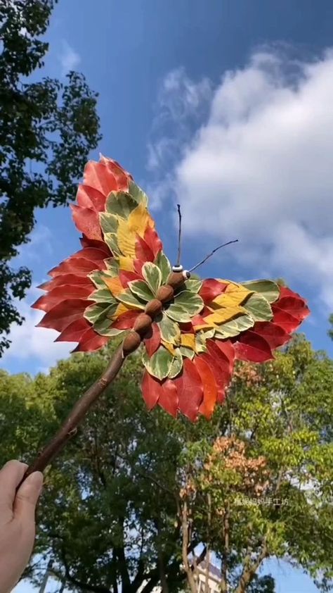 Handmade Butterfly, Leaf Crafts, Butterfly Crafts, Fall Crafts Diy, Garden Art Crafts, Autumn Crafts, Fall Crafts For Kids, Childrens Crafts, Nature Crafts