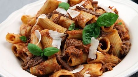 Recipe: Braised Beef Ragu with Rigatoni | CBC Life Braised Beef Ragu, Mini Lasagna, Best Roasted Chicken, Easy Chicken Recipe, Beef Ragu, Pasta Rice, Beef Pasta, Delicious Pasta, Pasta Plates