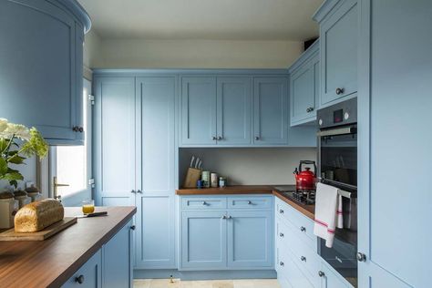 12 Kitchens With Light Blue Cabinets - Blue Kitchen Ideas - 10 Stunning Homes Light Blue Kitchen Cabinets, Light Blue Cabinets, Blue Kitchen Cabinet, Blue Shaker Cabinets, Blue Kitchen Ideas, Handleless Cabinets, Light Blue Kitchen, Marble Kitchen Island, Light Blue Kitchens