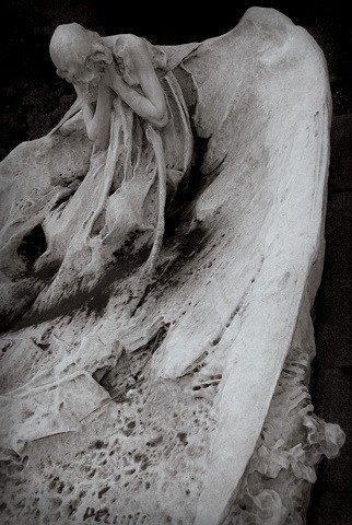 Weeping Statue, Crying Angel, Weeping Angel, Greek Statues, Rennaissance Art, Your Guardian Angel, Angel Aesthetic, Angel Statues, The Secret History