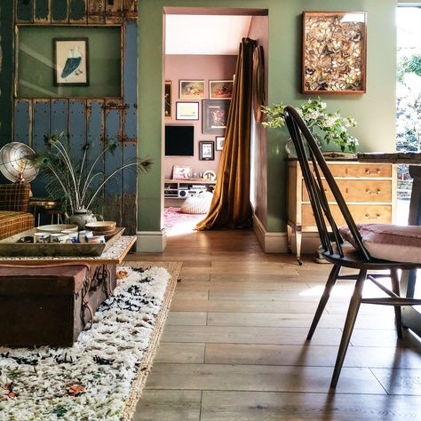 Sulking Room Pink, Wattle And Daub, Galley Style Kitchen, Farrow And Ball, Interiors Dream, Kitchen Inspo, Dream Spaces, Front Room, Garden Room