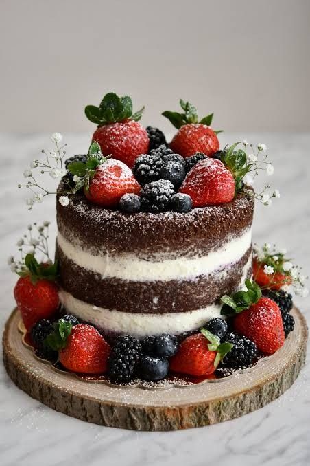 Strawberry On Top Of Cake, Naked Cakes Chocolate, Wedding Cakes With Berries, Chocolate Cake With Fruit On Top, Cake Fruit Topping, Strawberry Topped Cake, Berry Cake Decoration, Cake With Fruit Topping, Wedding Cakes With Fruit