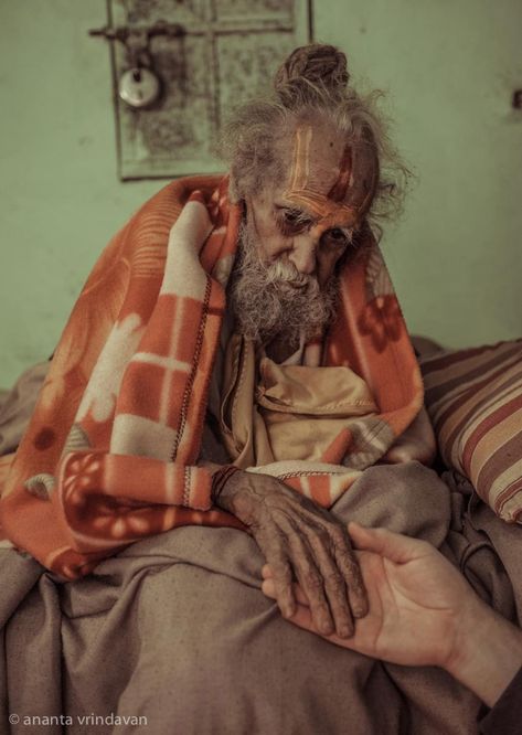 170 Year Old Hanuman Das Baba: A Living Saint of Vrindavan Jhansi Rani, Hanuman Murti, Neem Karoli Baba, Saints Of India, Spiritual People, Sanatana Dharma, Shri Hanuman, Hanuman Photos, Hanuman Images