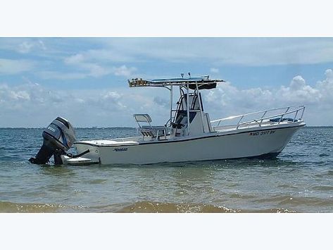 1990 Mako 231 Center Console Mako Boats, Used Boats, Yacht For Sale, Free Ads, Boats For Sale, Sailboats, Center Console, Yachts, Boats