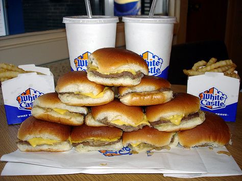 White Castle hamburgers and Cheeseburgers, french fries, and 2 rootbeers.....on our way to Florida Dad would park the car on the side of the road....run in and bring a bagful back to the car for us to munch on in the car. White Castle Aesthetic, Burger Birthday Party, Burger Birthday, White Castle Restaurant, White Castle Hamburgers, White Castle Burgers, Burger Images, Castle Restaurant, Ribs In Oven