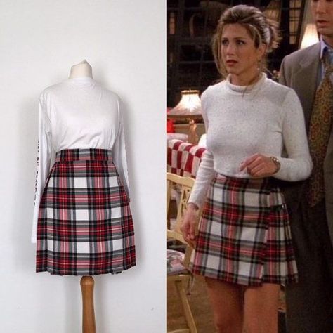 Rachel Green Plaid, Red Checkered Skirt Outfit, Baggy Paperbag Jeans, Checkered Skirt Outfit, Checked Skirt Outfit, Red Check Skirt, Tartan Skirt Outfit, Paperbag Jeans, Friends Outfits