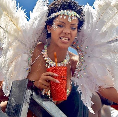 Rihanna Festival Outfit, Rihanna Carnival, Instagram Baddie, Baddie Fits, Rihanna Fenty, Pixie Cuts, Festival Outfit, Pixie Cut, Rihanna