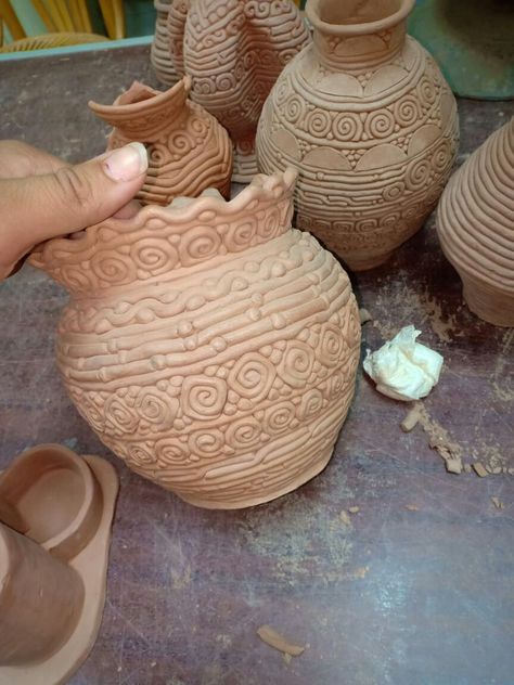 Coil Vessels Ceramics, Coil Vase Ceramics, Coil Pots Ideas, Coiling Pottery, Coil Vessel, Organic Pottery, Future Grandma, Coil Pot, Clay Vases