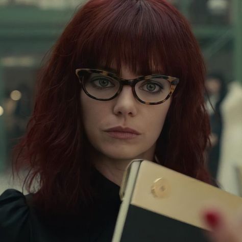 Cruella Journal, Cruella Estella, Emma Stone Red Hair, Spiderman Gwen Stacy, Emma Stone Hair, Hair Movie, Glasses For Face Shape, Gothic Baby, Cruella Deville