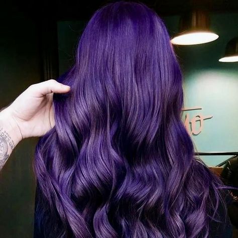 Dark Purple Hair Color, Dark Purple Hair, Dyed Hair Purple, Violet Hair, Dyed Hair Inspiration, Hair Color Purple, Pretty Hair Color, Peinados Fáciles Para Cabello Corto, Dye My Hair