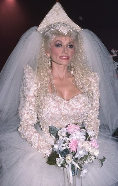 Dolly Parton Wedding, Dolly Parton Photos, Dolly Parton Pictures, Wedding Jitters, Tv Weddings, Women Lawyer, Country Music Hall Of Fame, Aaliyah Style, Elie Saab Couture