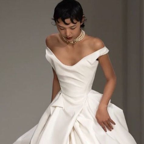 The Vivienne Westwood Archives on Instagram Vivienne Westwood Ball Gown, Vivien Westwood Wedding Dress Aesthetic, Vivene Westwood Bridal, Vivían Westwood Wedding Dress, Vivian Westwood Wedding, Vivienne Westwood Bridal Couture, Vivienne Westwood Bridal, Vivienne Westwood Wedding Dress, Vivienne Westwood Wedding