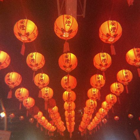 Lunar New Year Aesthetic, Hk Movie, China Aesthetic, Red Lanterns, Bday Shoot, Film Camera Photography, New Years Dinner, Travel China, Photography City